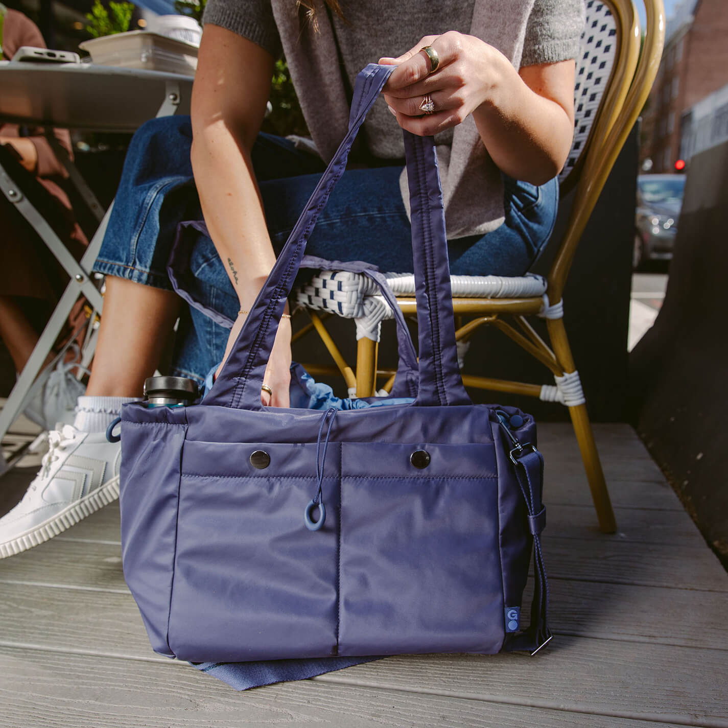 ALL IN ONE Tote in CaRefiber recycled nylon - Ocean - Image 2