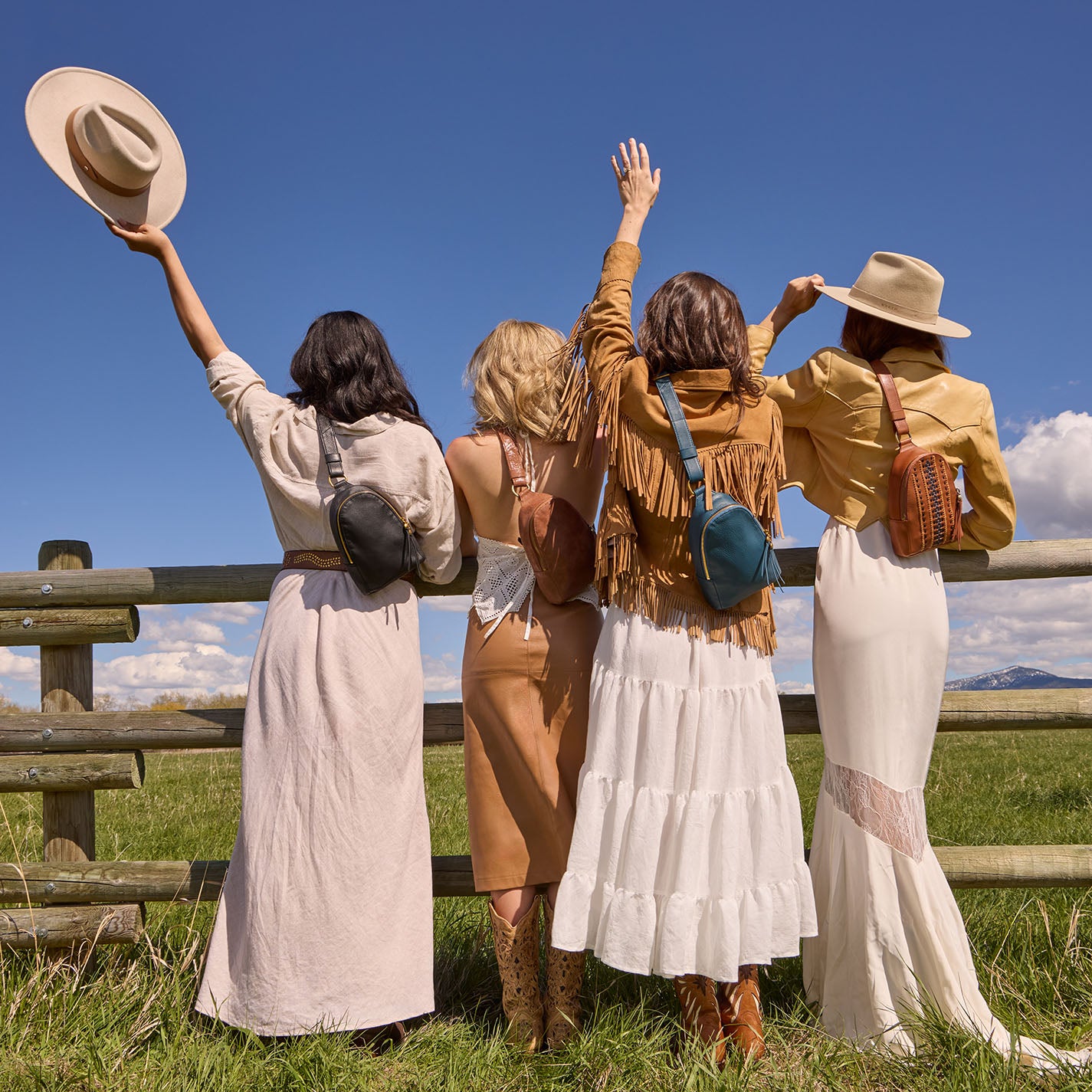 Fern Sling in Pebbled Leather - Peacock Feather - Image 2