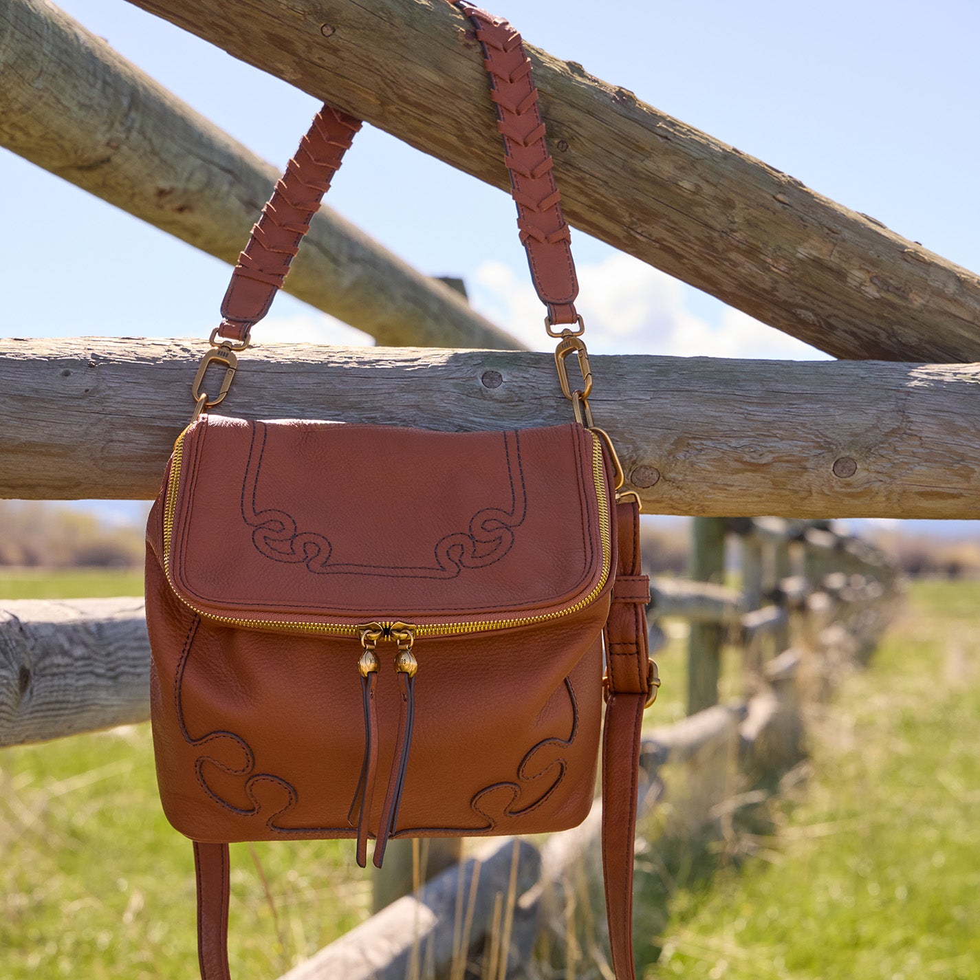 Fernwell Medium Crossbody in Pebbled Leather - Warm Honey - Image 2