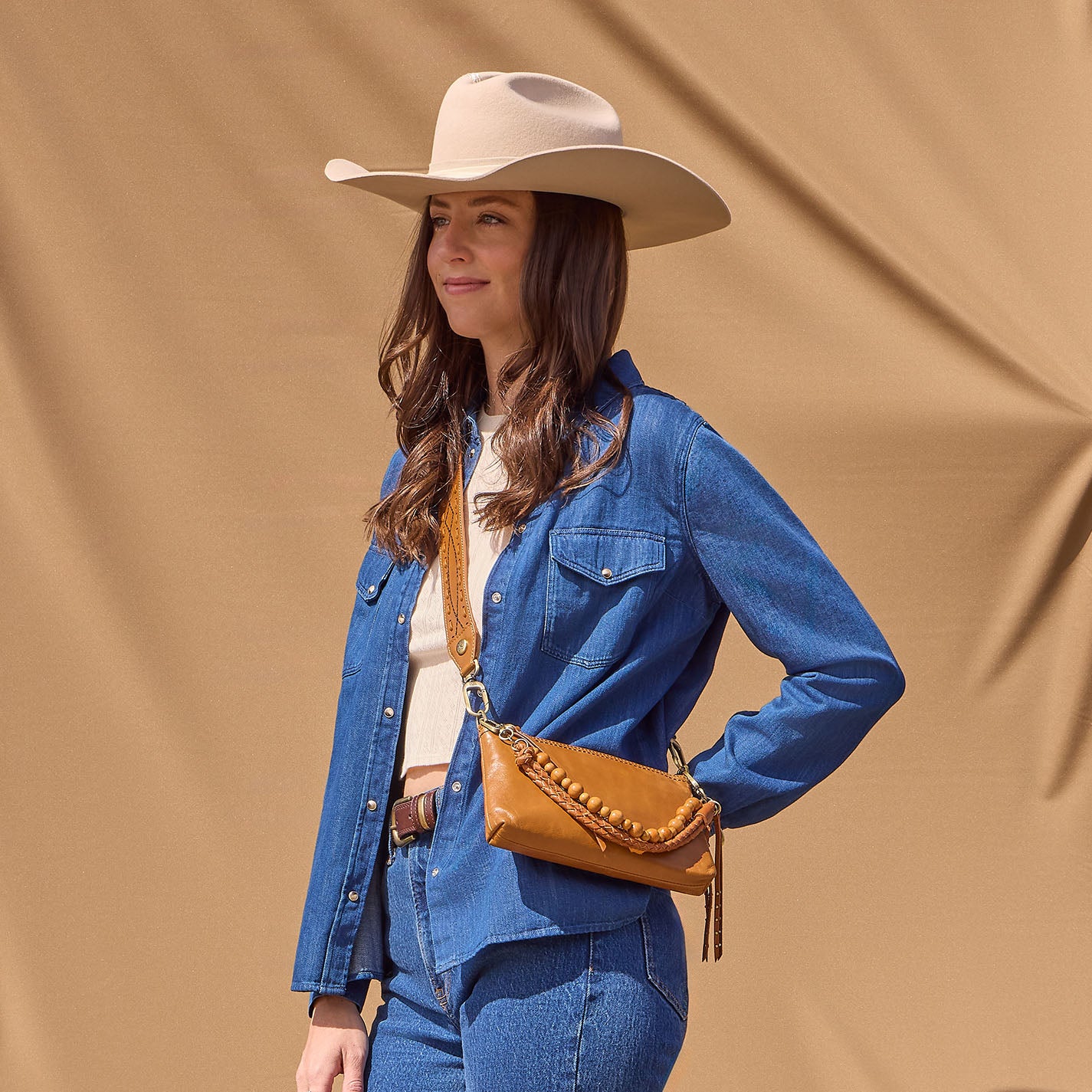 Country Road Guitar Strap in Polished Leather - Truffle - Image 2