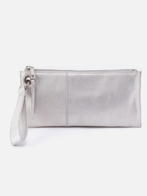 Vida Wristlet In Metallic Leather - Silver