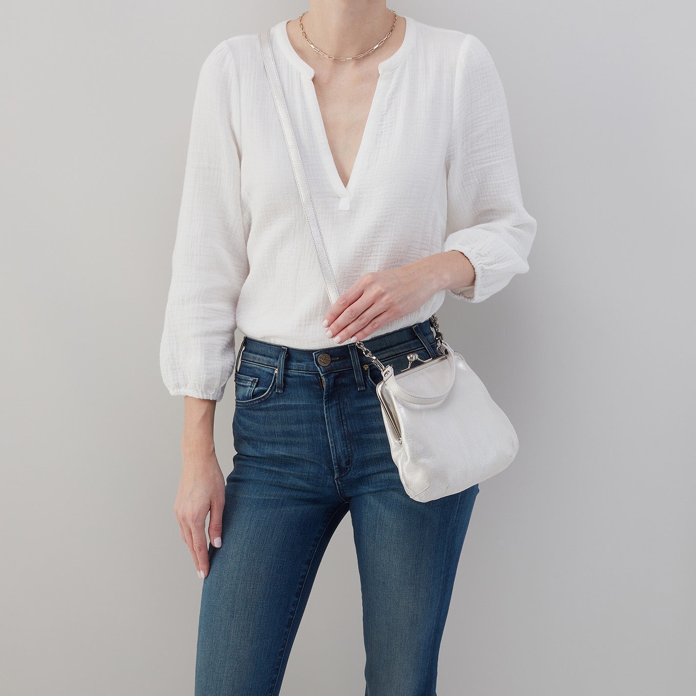 Alba Crossbody In Metallic Leather - Silver - Image 2