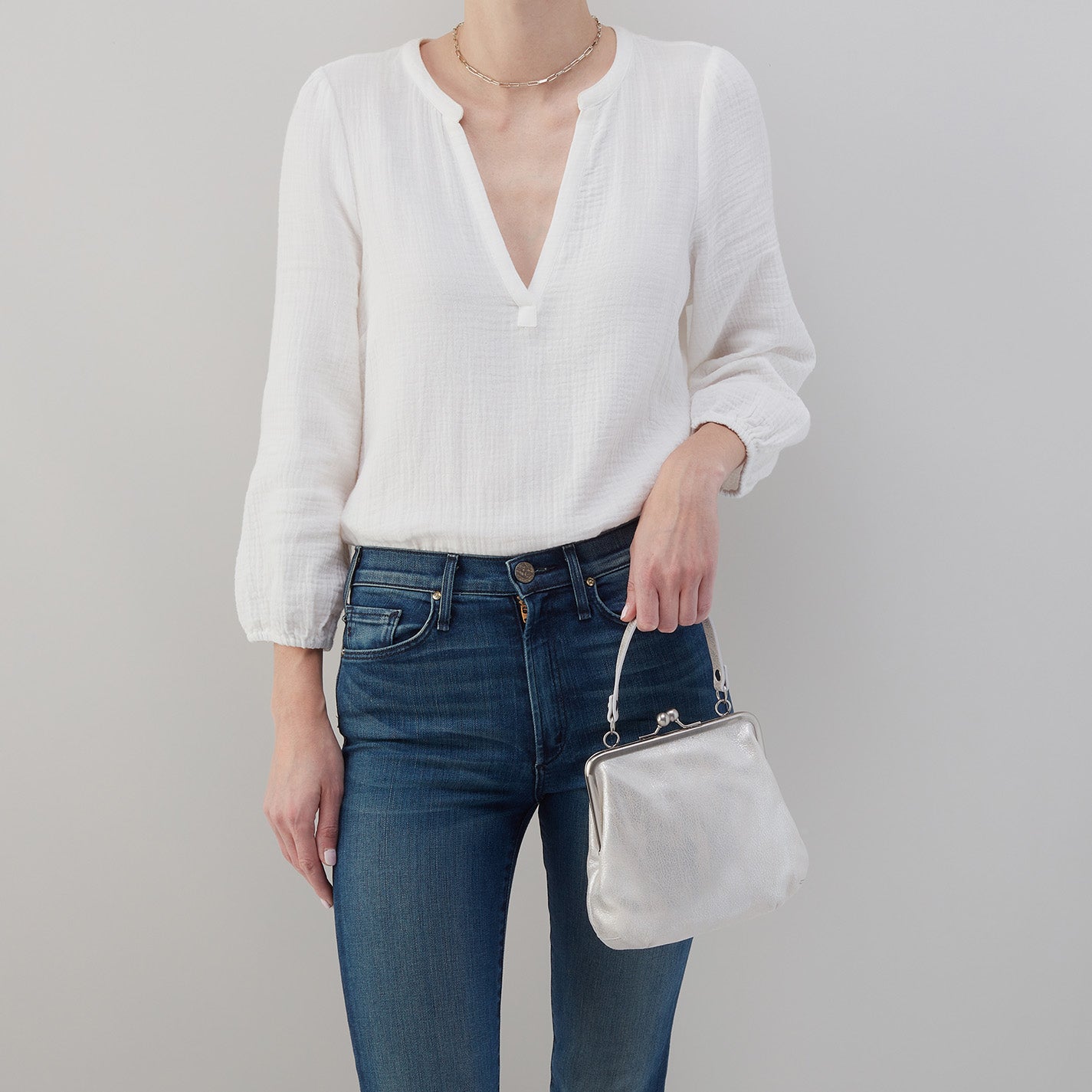 Alba Crossbody In Metallic Leather - Silver - Image 4