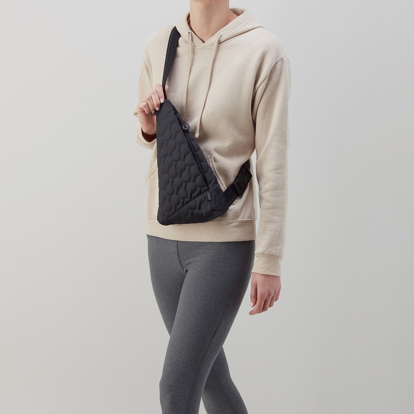 SURE THING Sling in CaRefiber recycled nylon - Jet - Image 8