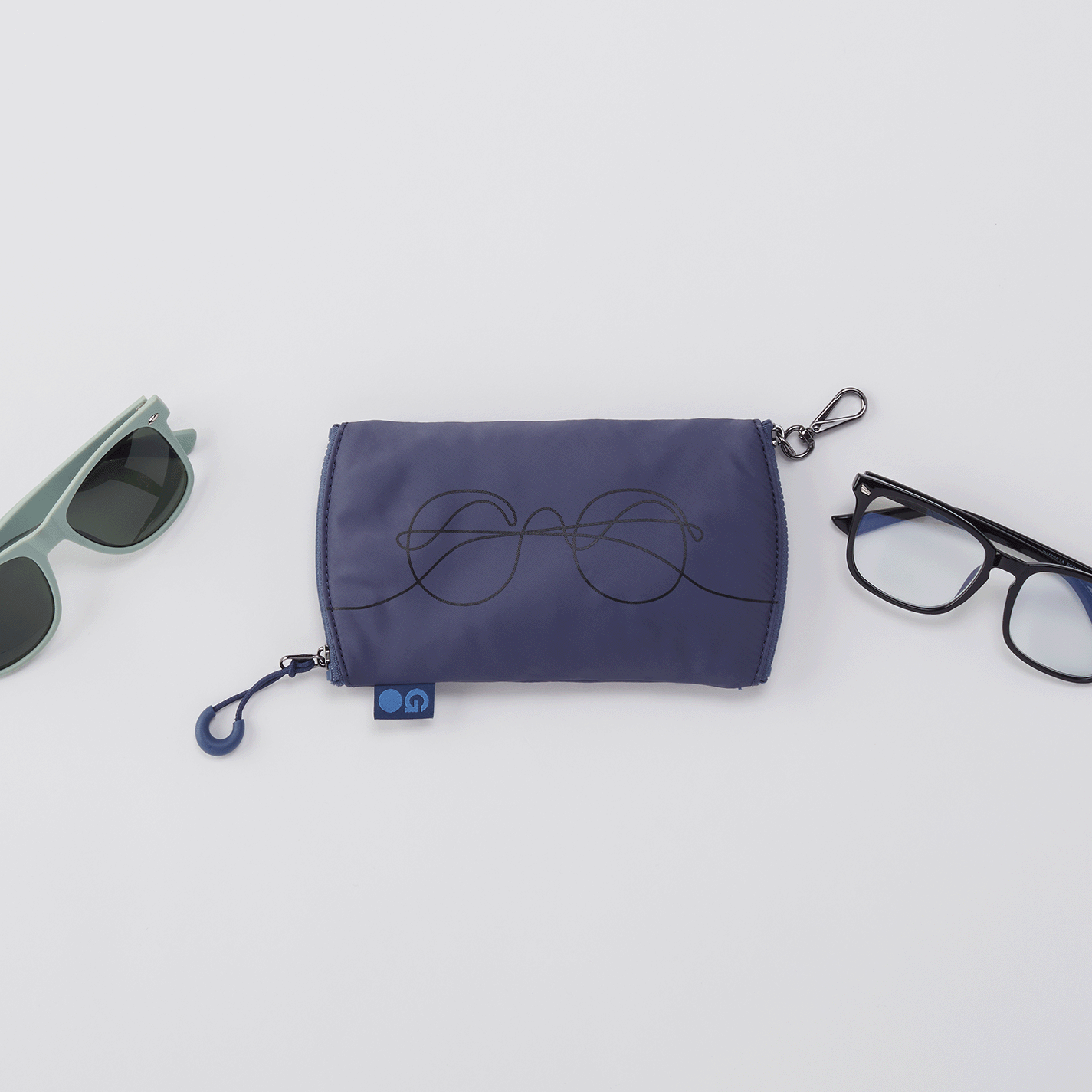 DOUBLE VISION Clip Eyewear Organizer in CaRefiber recycled nylon - Lotus - Image 6