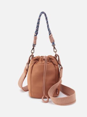 QUICK CINCH CROSSBODY in CaRefiber recycled nylon - Dune