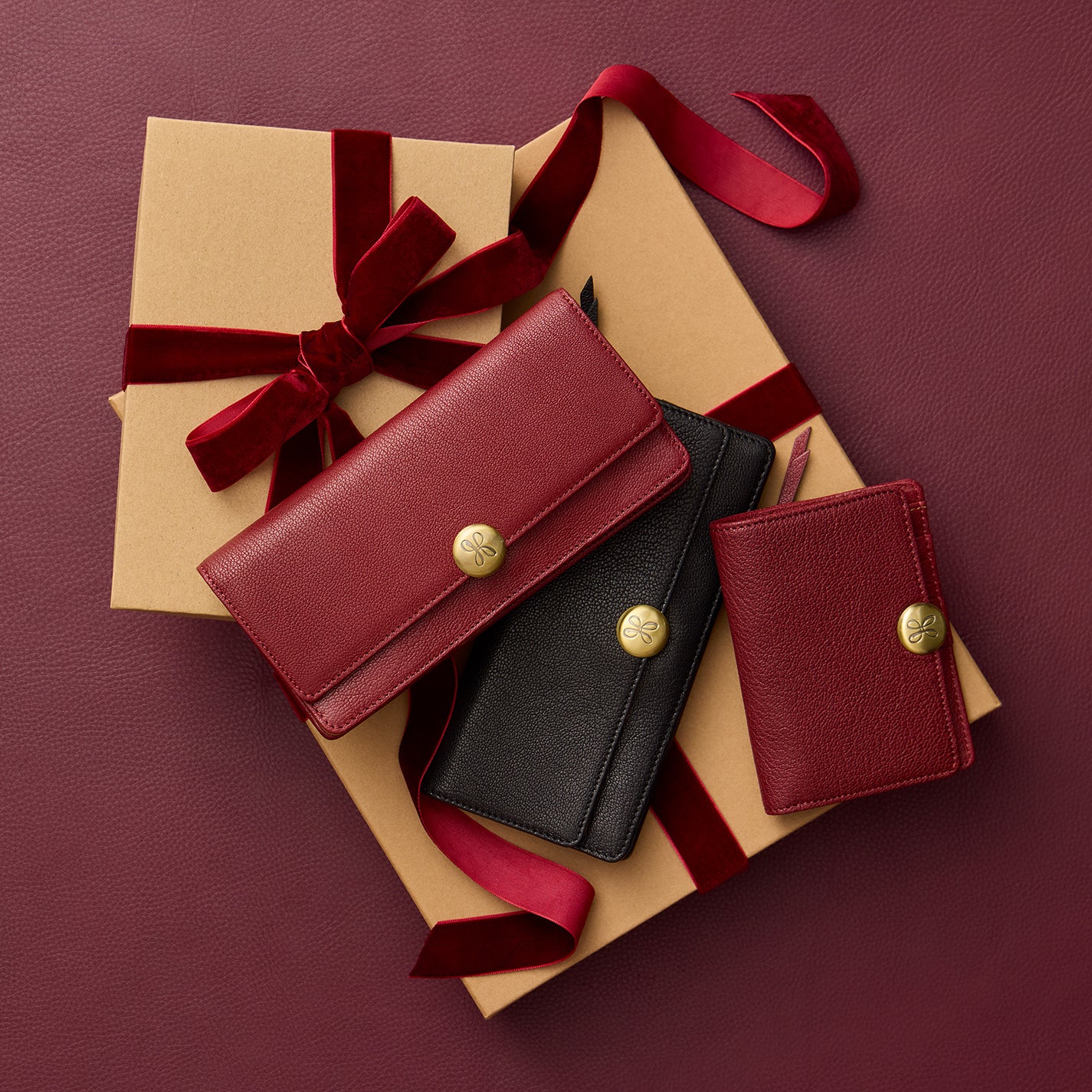 Hutton Small Wallet in Micrograin Leather - Red Dahlia - Image 2