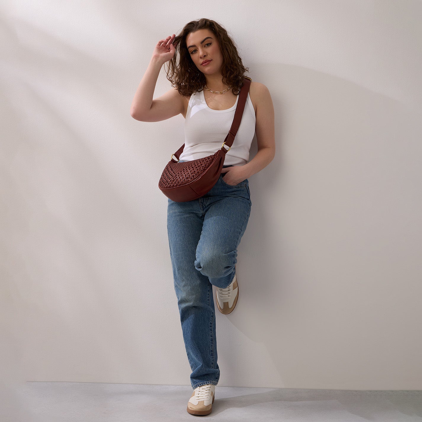 Hazel Sling In Woven Leather - Chestnut - Image 2