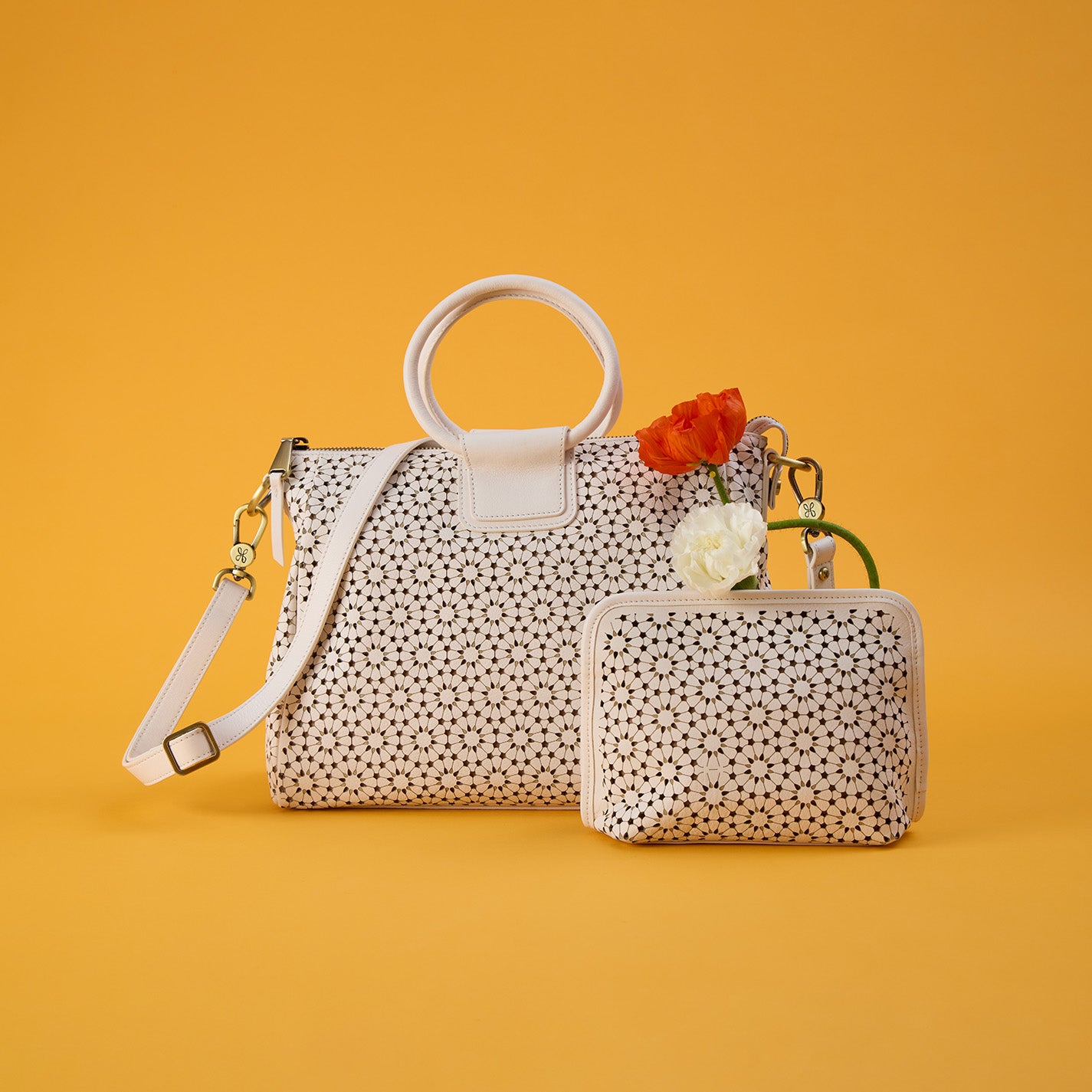 Beauty Cosmetic Pouch In Perforated Leather - Ecru Daisy Perf - Image 2