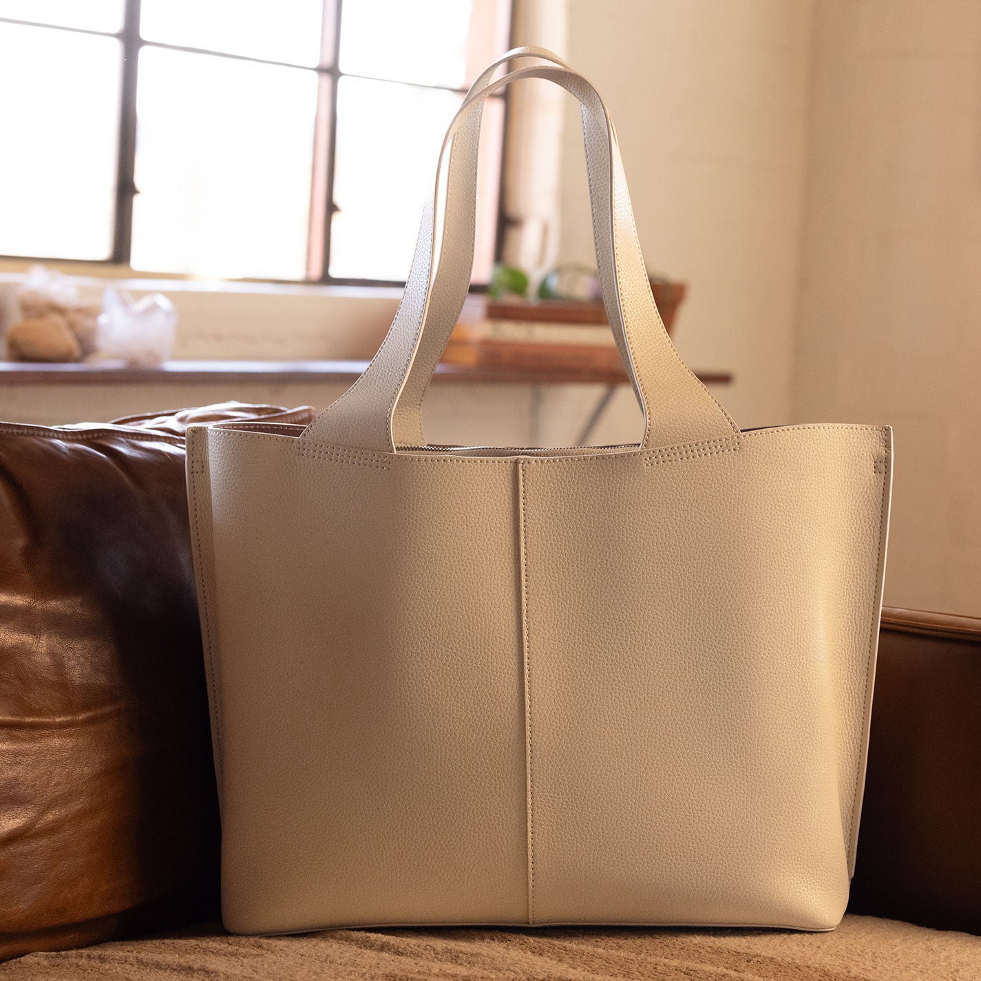 Vida Large Tote in Micro Pebbled Leather - Almond - Image 2