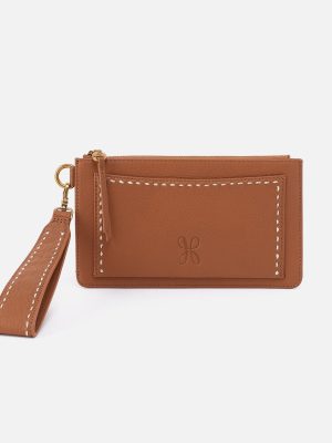 Hart Wristlet In Pebbled Leather - Warm Honey