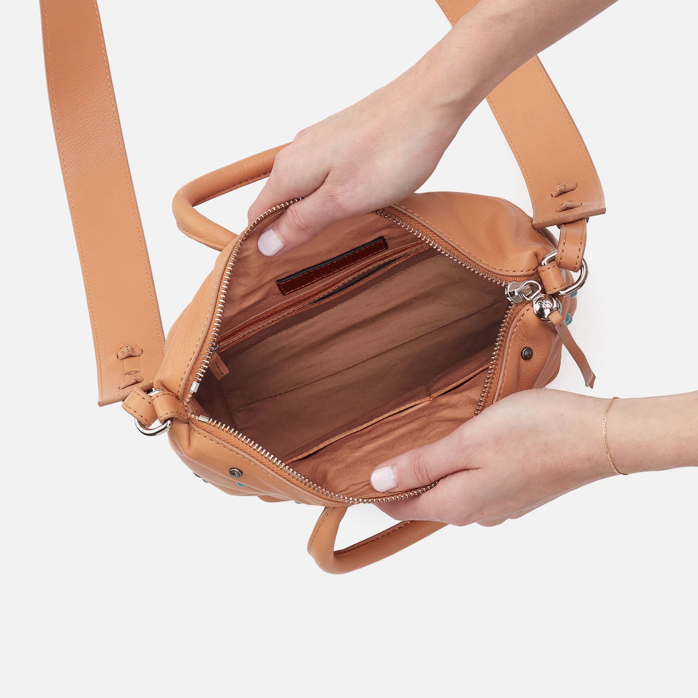 Maggie Crossbody In Smooth Leather - Doe - Image 4