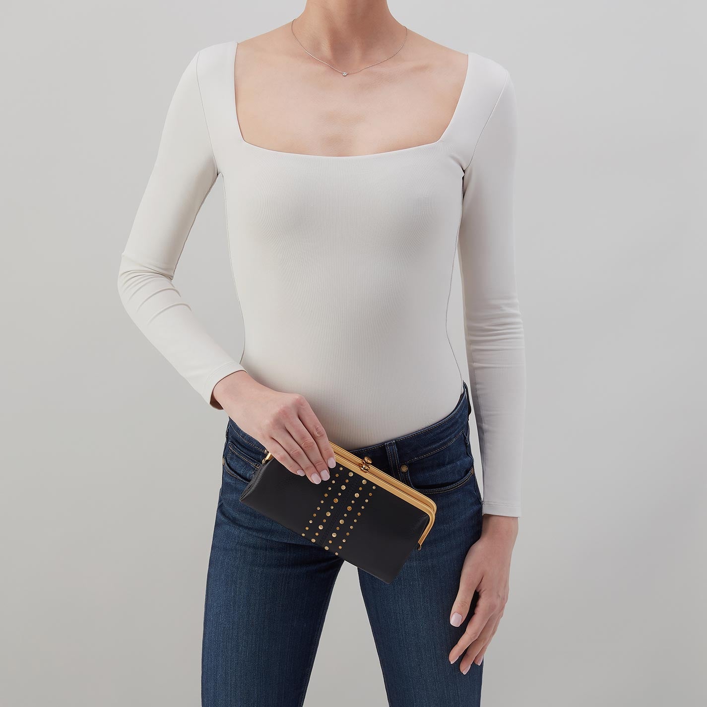 Lauren Clutch-Wallet in Pebbled Leather - Black With Studs - Image 4