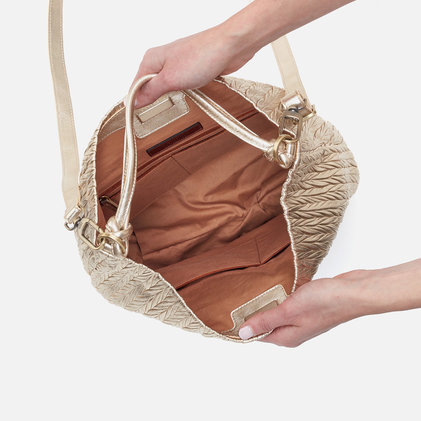 Lindley Hobo In Soft Pleated Leather - Gold - Image 3