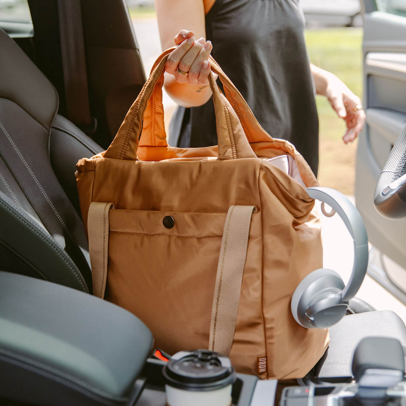 PLACES TO GO Tote in CaRefiber recycled nylon - Dune - Image 2