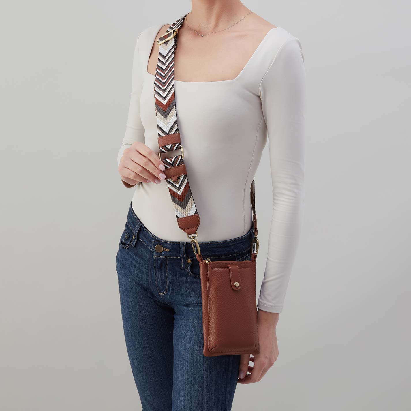 Cass Phone Crossbody in Pebbled Leather - Bridle Brown - Image 2