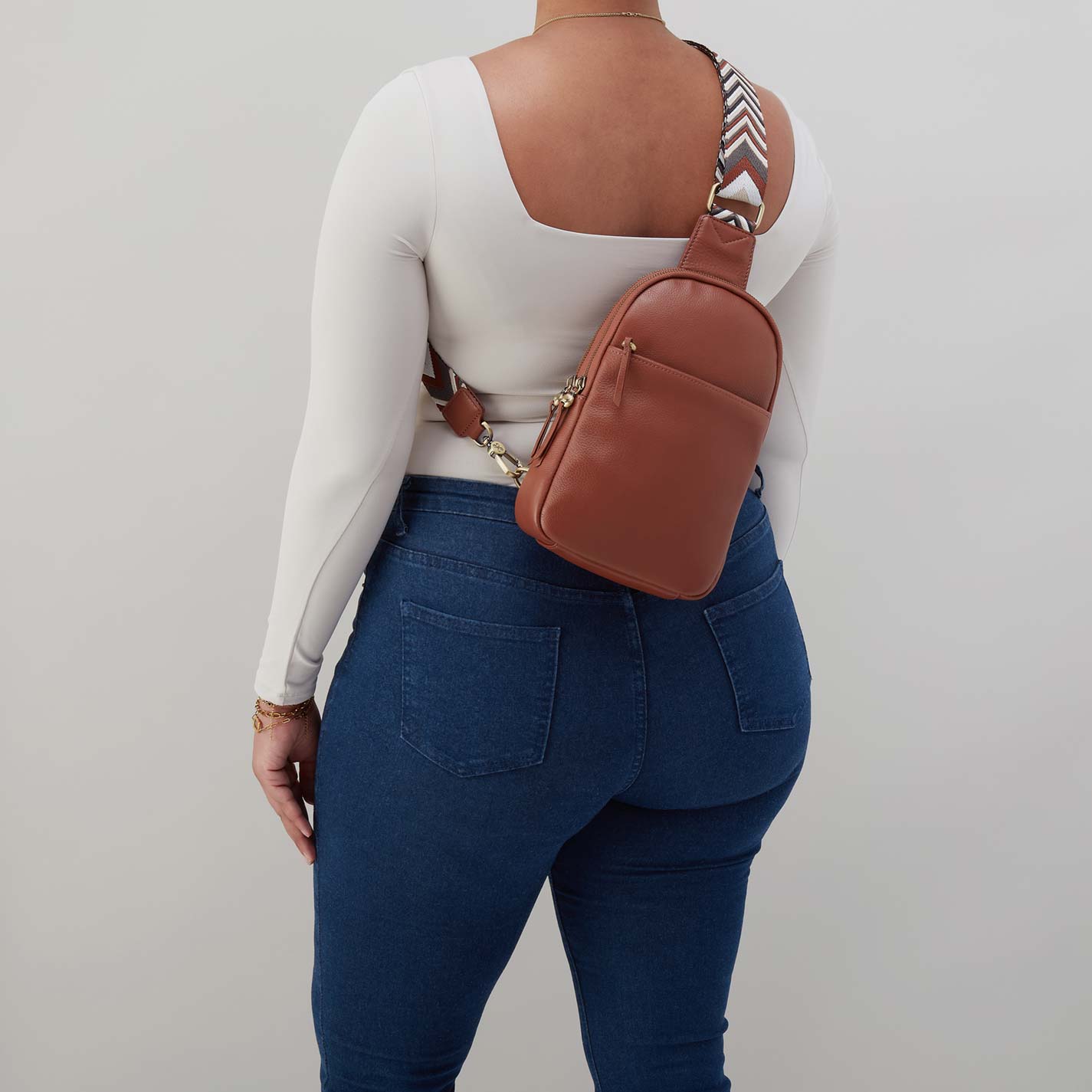 Cass Sling in Pebbled Leather - Bridle Brown - Image 4