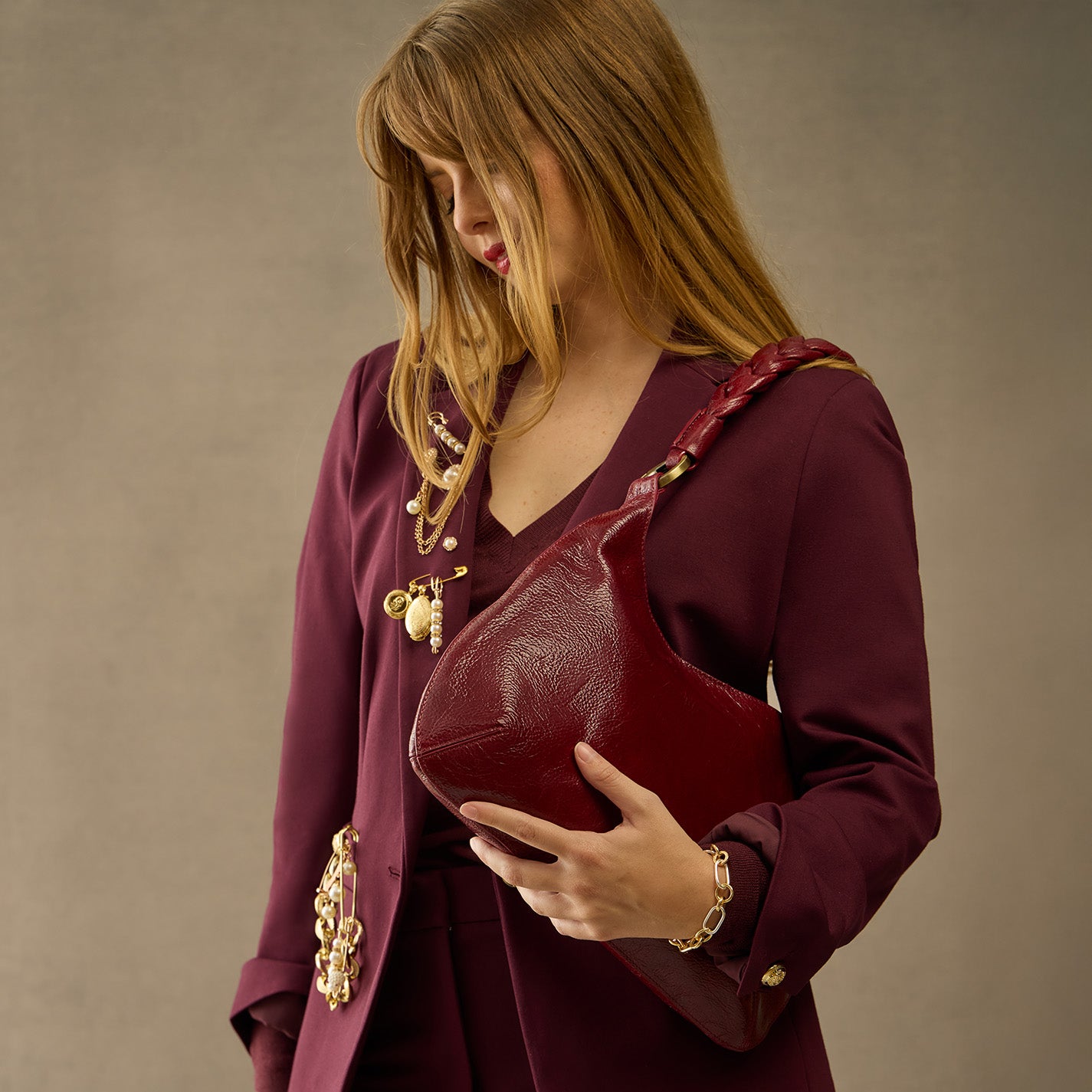 Madison Shoulder in Aniline Gloss Leather - Garnet Gloss - Image 2