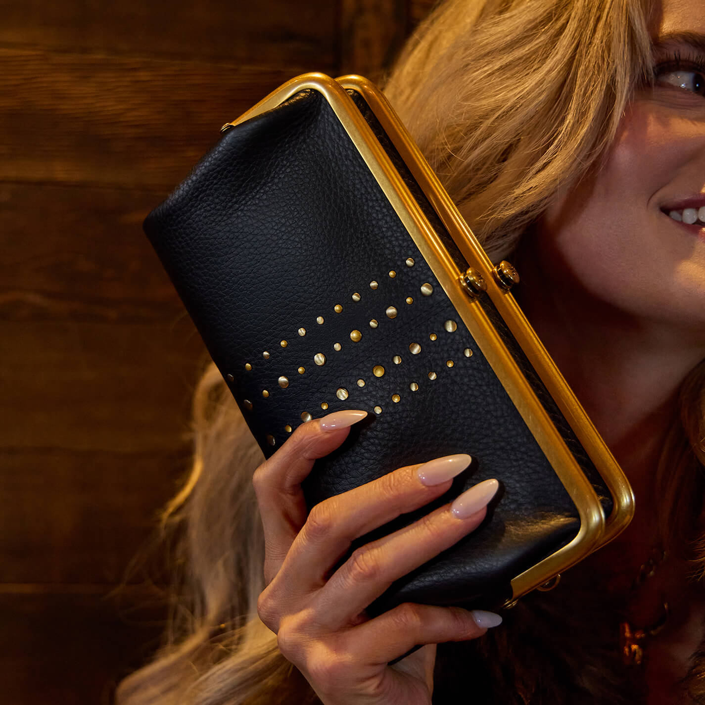 Lauren Clutch-Wallet in Pebbled Leather - Black With Studs - Image 2