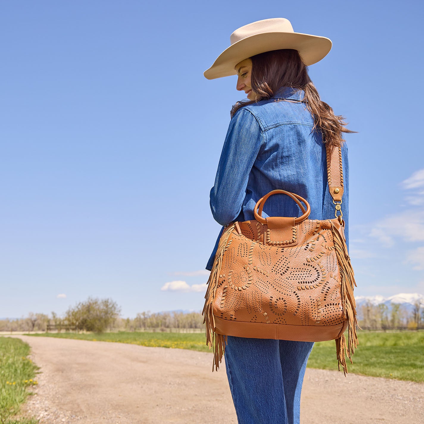 Sheila Large Satchel in Pebbled Leather - Warm Honey - Image 2