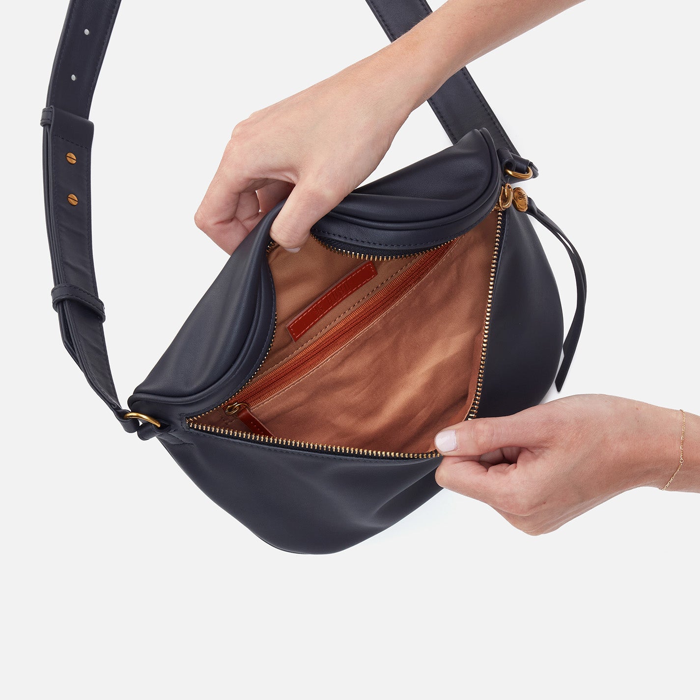 Juno Belt Bag in Smooth Leather - Navy - Image 4