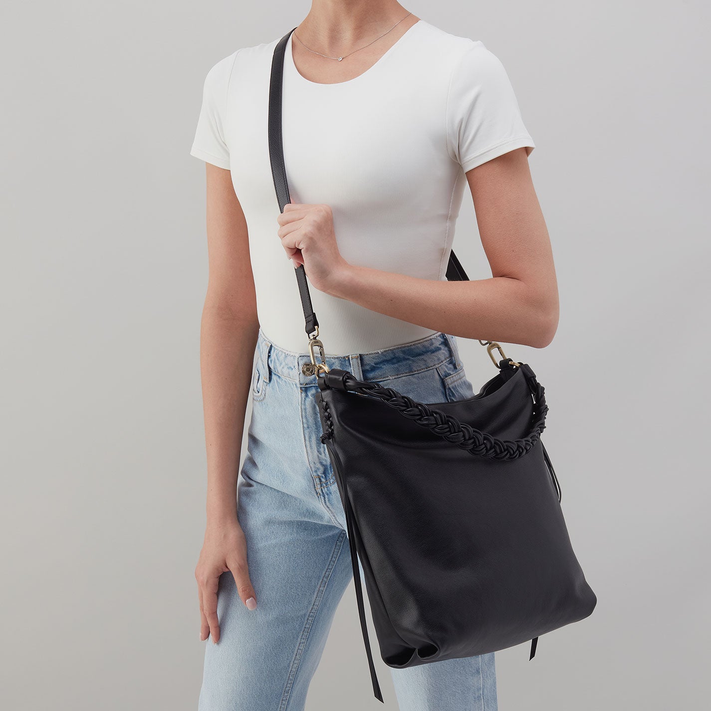Lindley Hobo In Smooth Leather - Black - Image 2