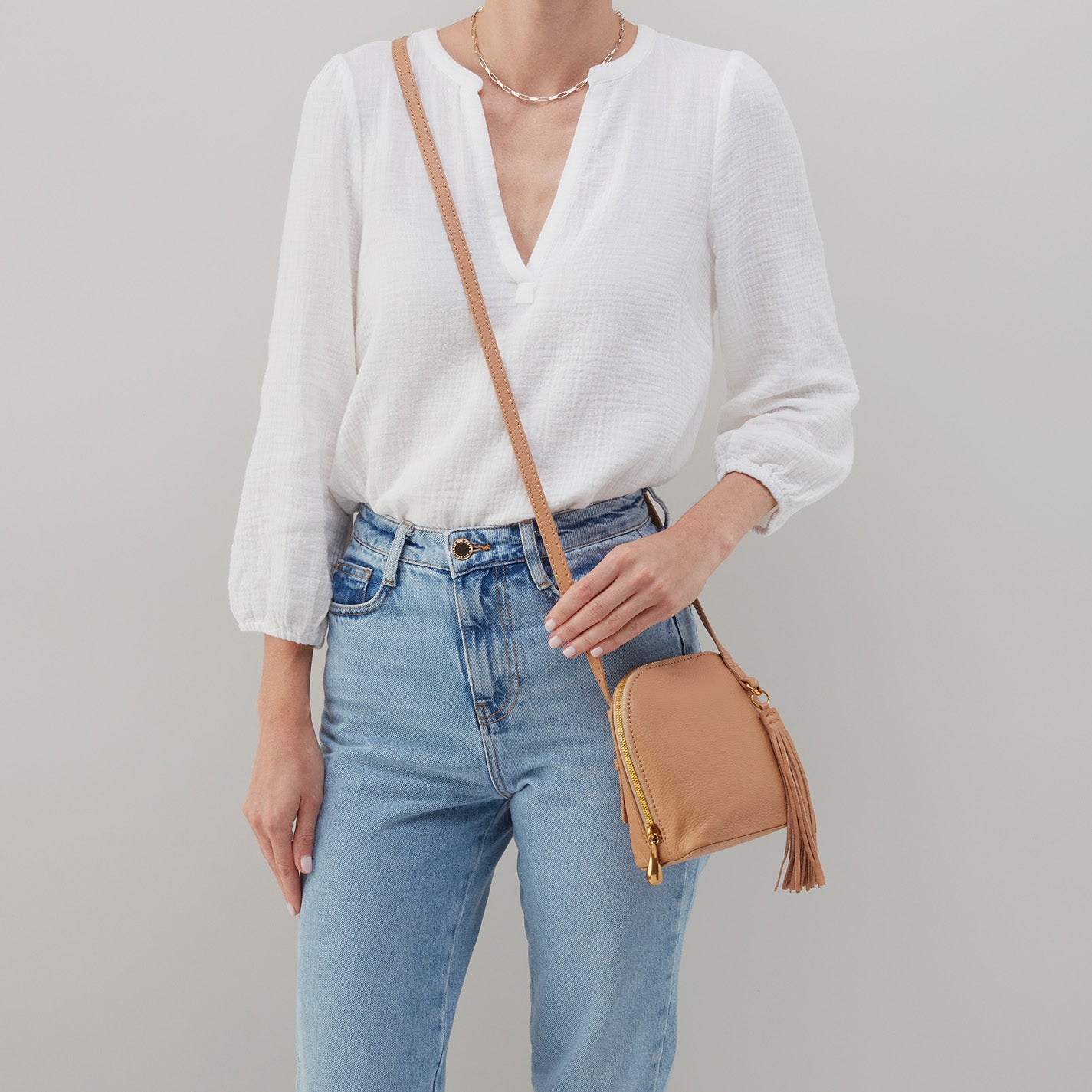 Nash Crossbody In Pebbled Leather - Sandstorm - Image 3