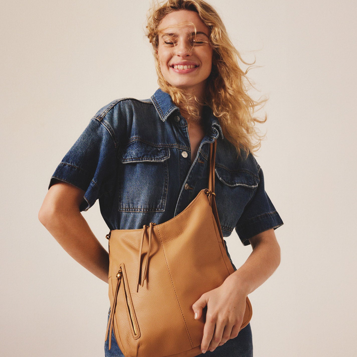 Merrin Convertible Backpack in Pebbled Leather - Sandstorm - Image 4