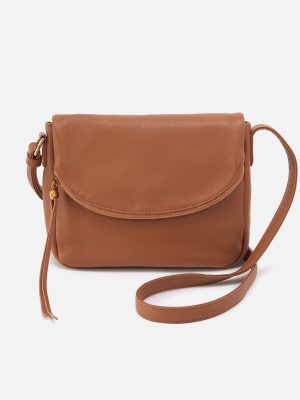Fern Messenger Crossbody In Pebbled Leather - Warm Honey