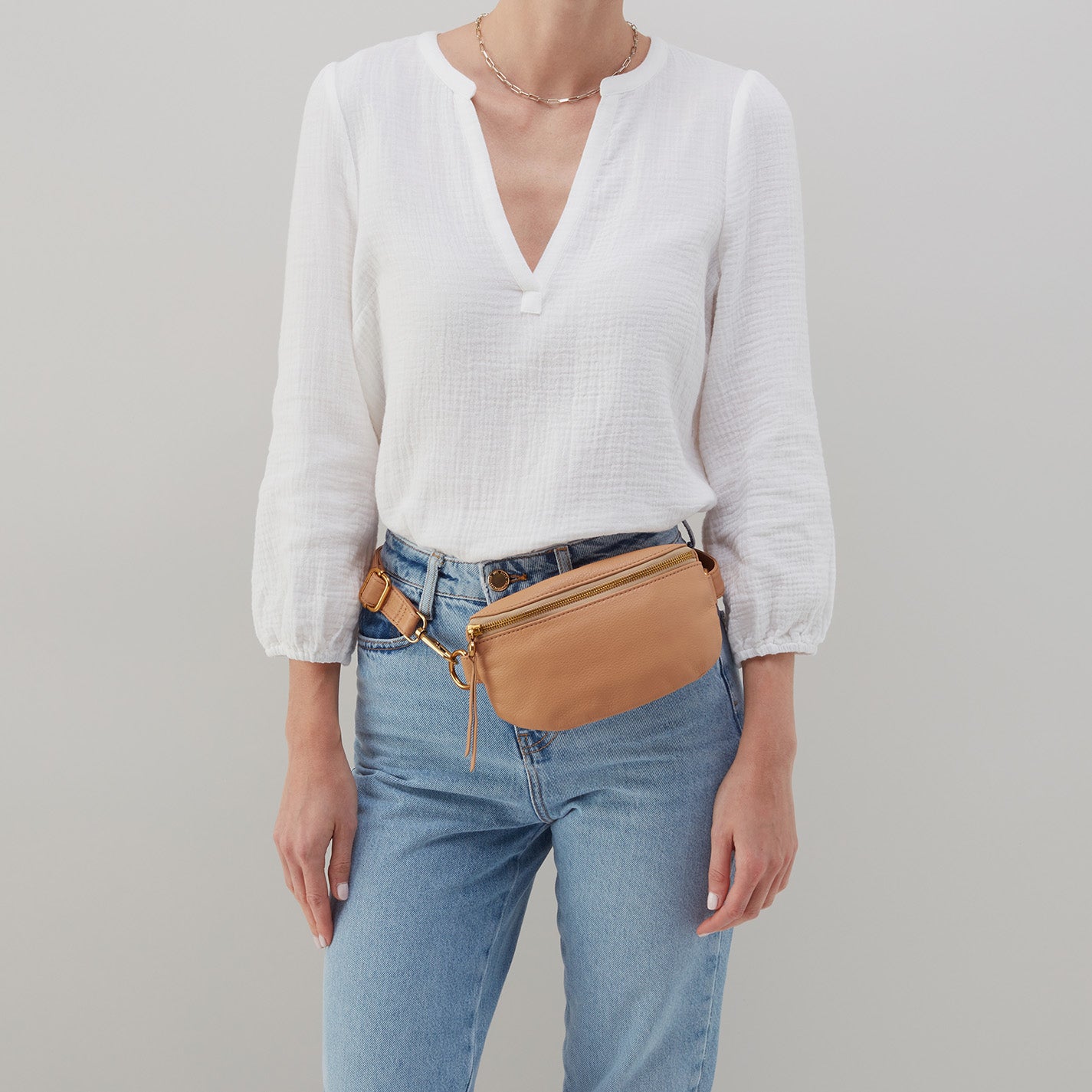Fern Belt Bag In Pebbled Leather - Sandstorm - Image 8