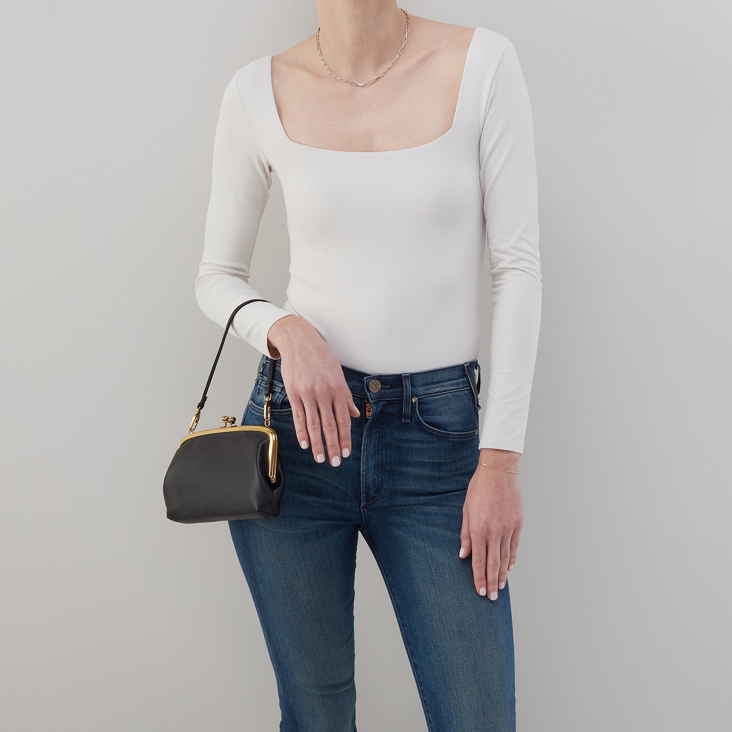 Cora Wallet Crossbody In Pebbled Leather - Black - Image 4