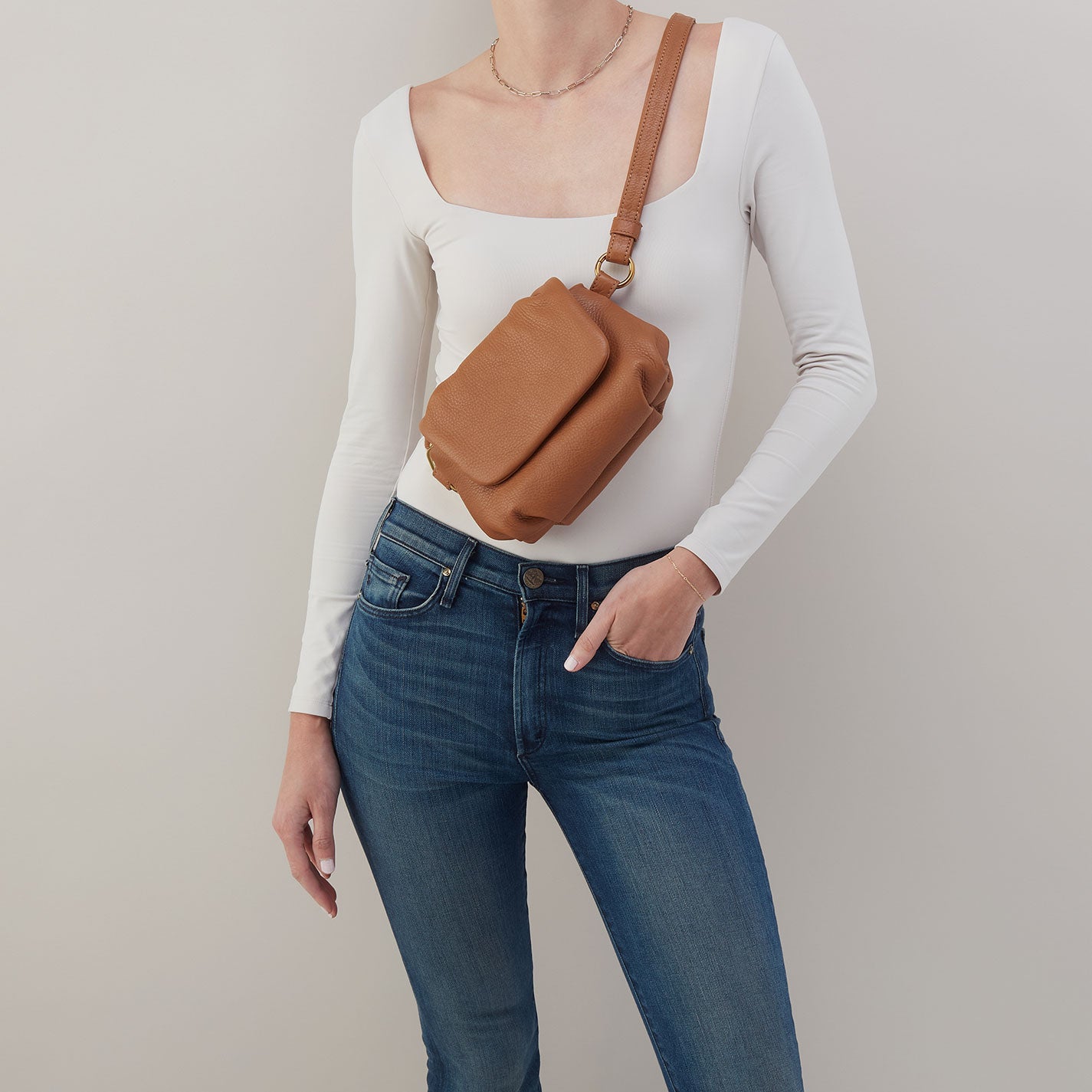 Harley Crossbody Sling In Pebbled Leather - Warm Honey - Image 2