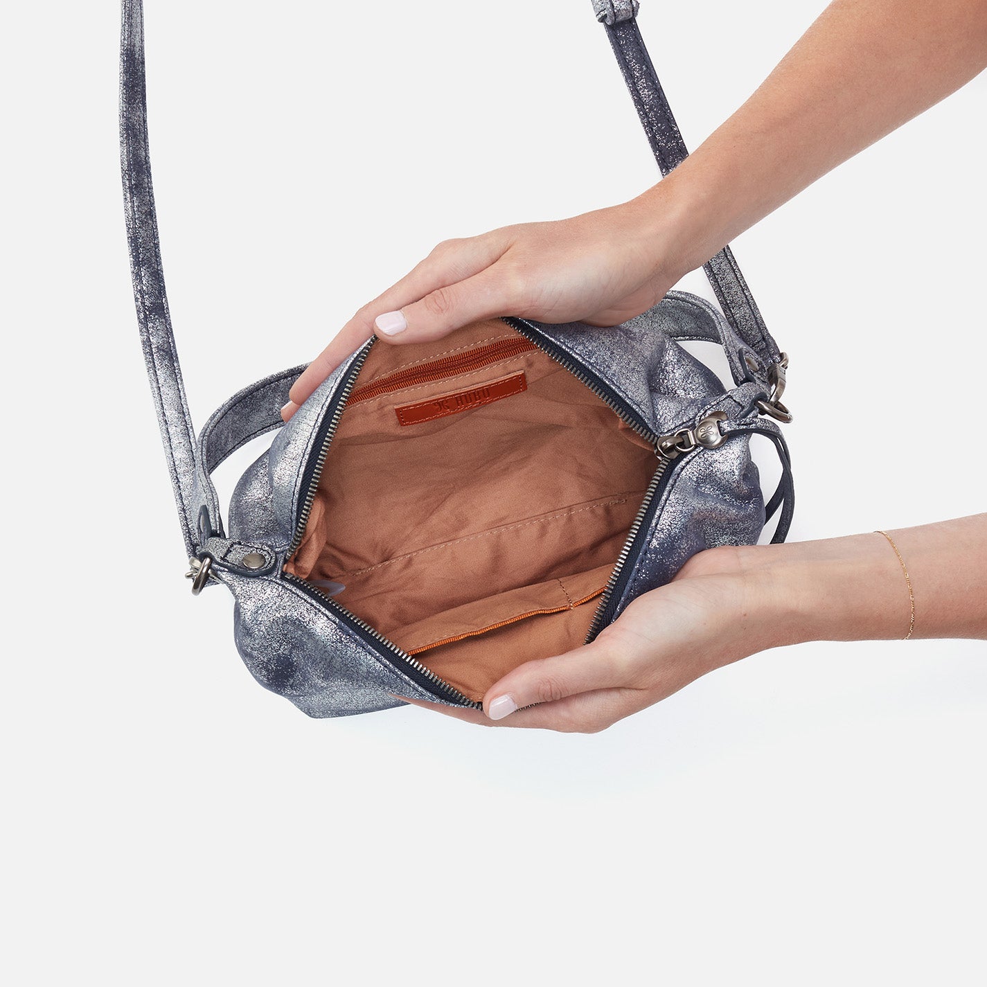 Laguna Crossbody In Metallic Leather - Blue Pewter - Image 4