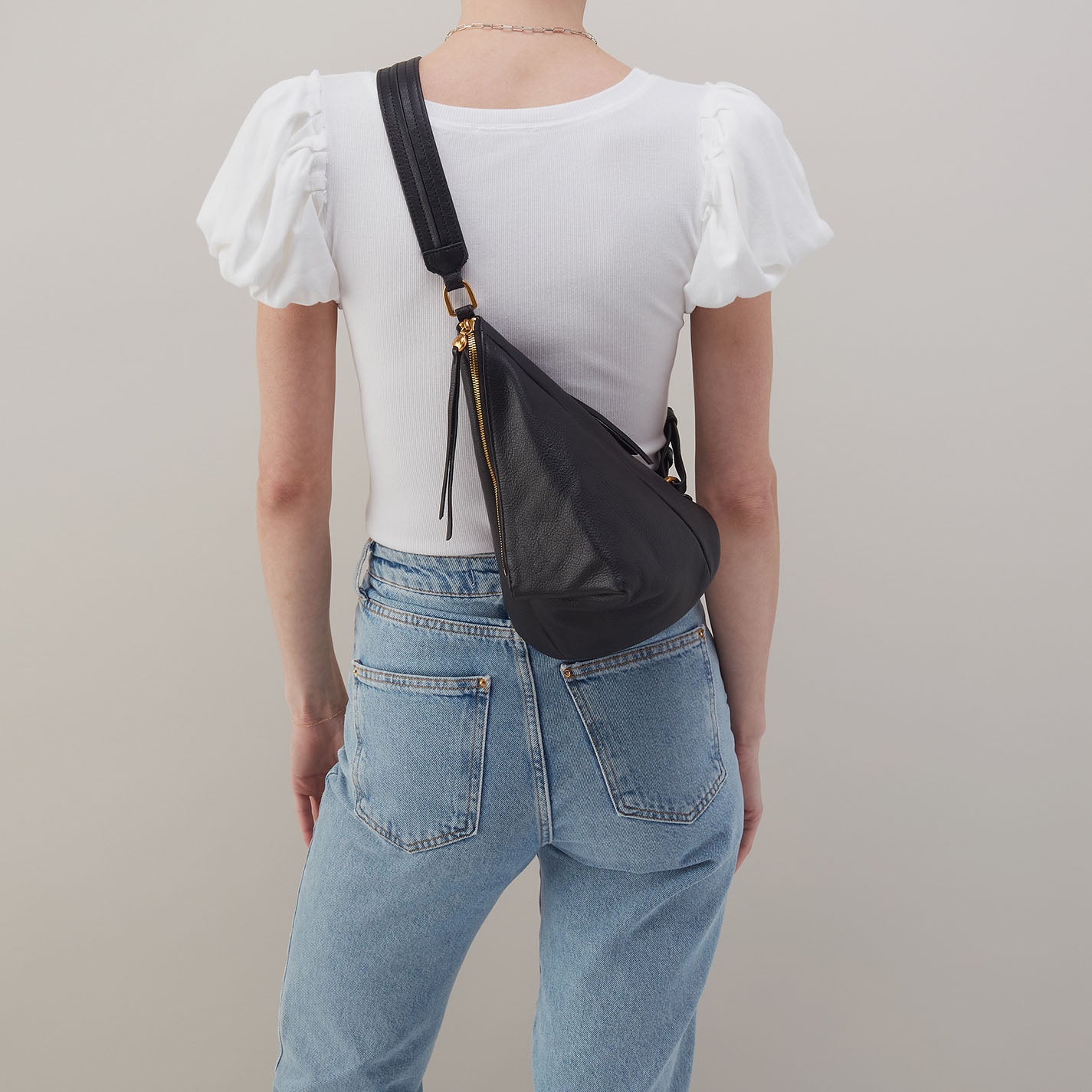 Sway Small Sling In Pebbled Leather - Black - Image 2