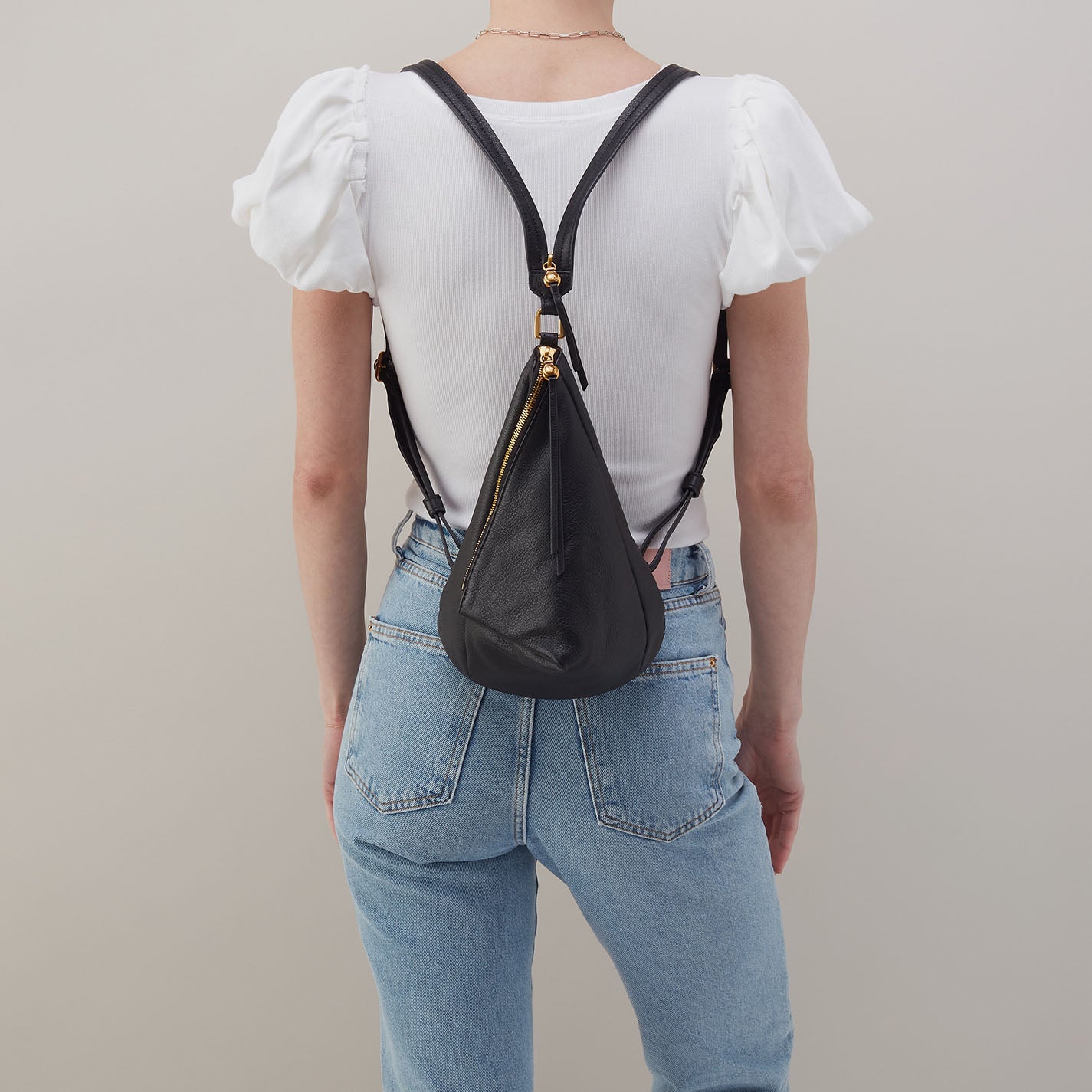 Sway Small Sling In Pebbled Leather - Black - Image 4