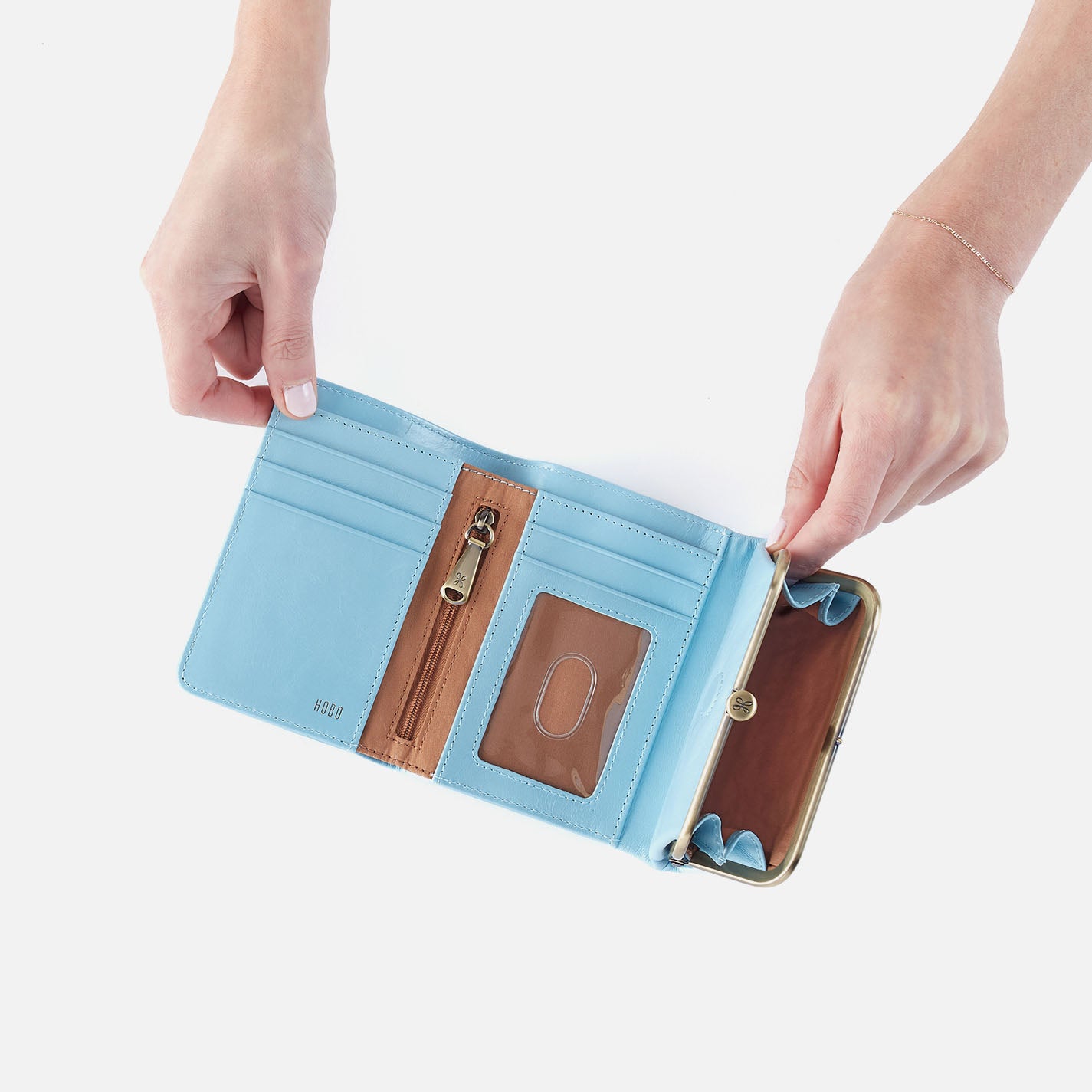 Robin Compact Wallet In Polished Leather - Stratosphere - Image 2