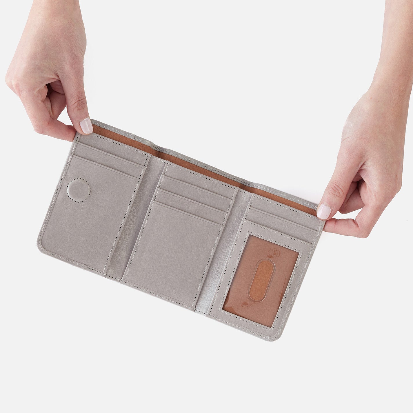 Jill Trifold Wallet In Polished Leather - Light Grey - Image 3