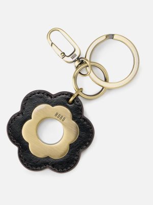 Daisy Keychain In Polished Leather - Black