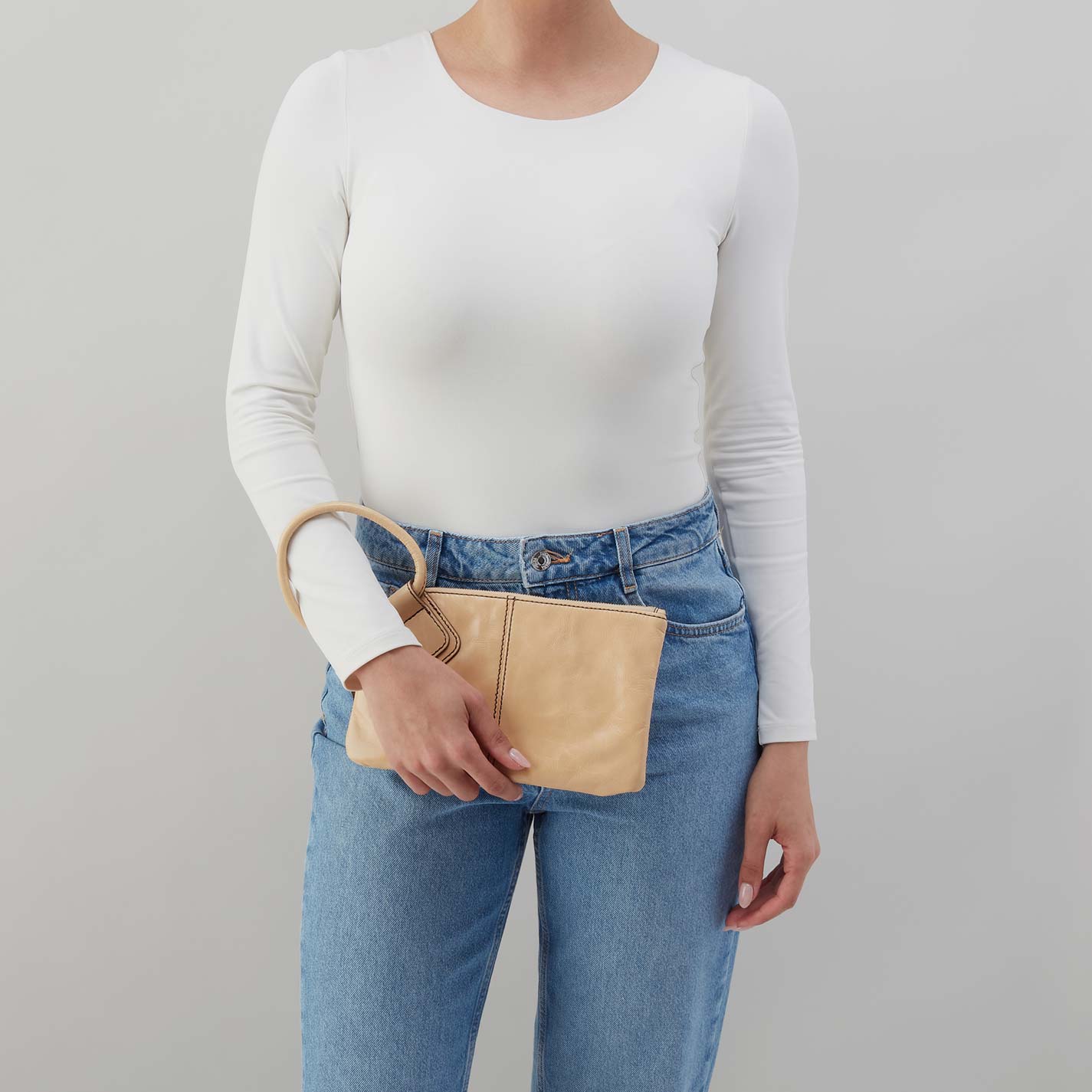 Sable Wristlet in Polished Leather - Desert Sand - Image 2