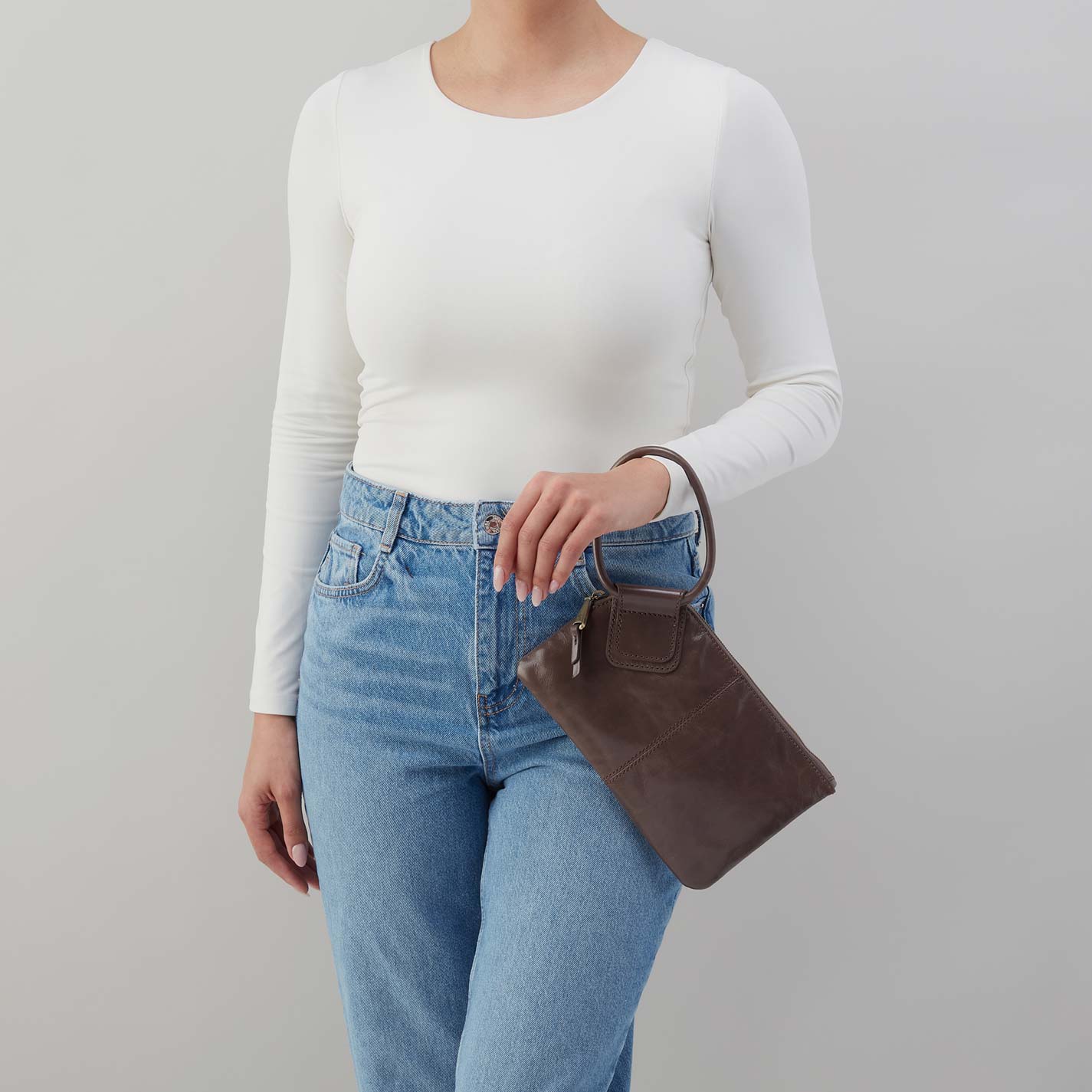 Sable Wristlet in Polished Leather - Hearthstone - Image 2