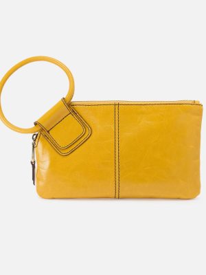 Sable Wristlet In Polished Leather - Sun Glow