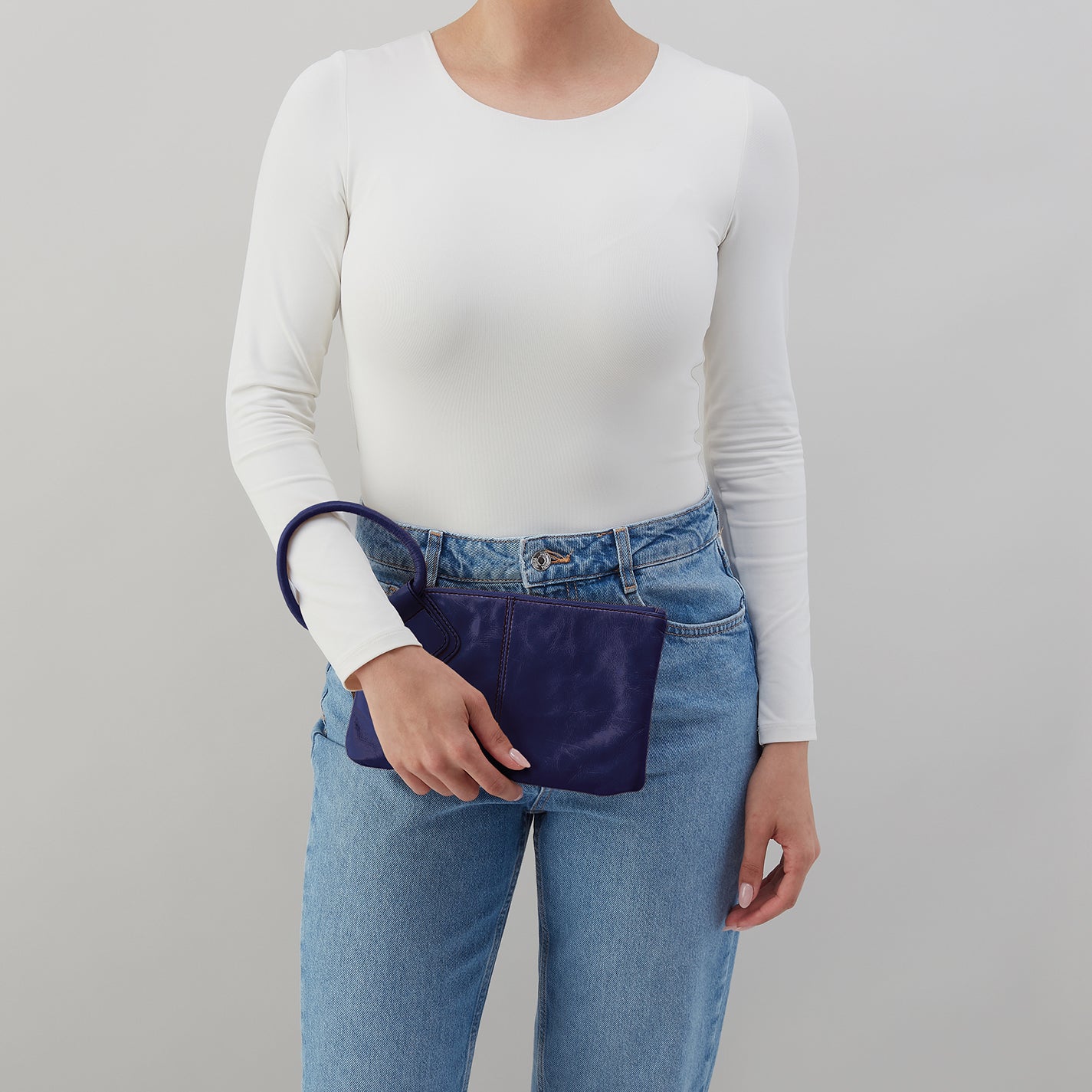 Sable Wristlet in Polished Leather - Winter Violet - Image 3