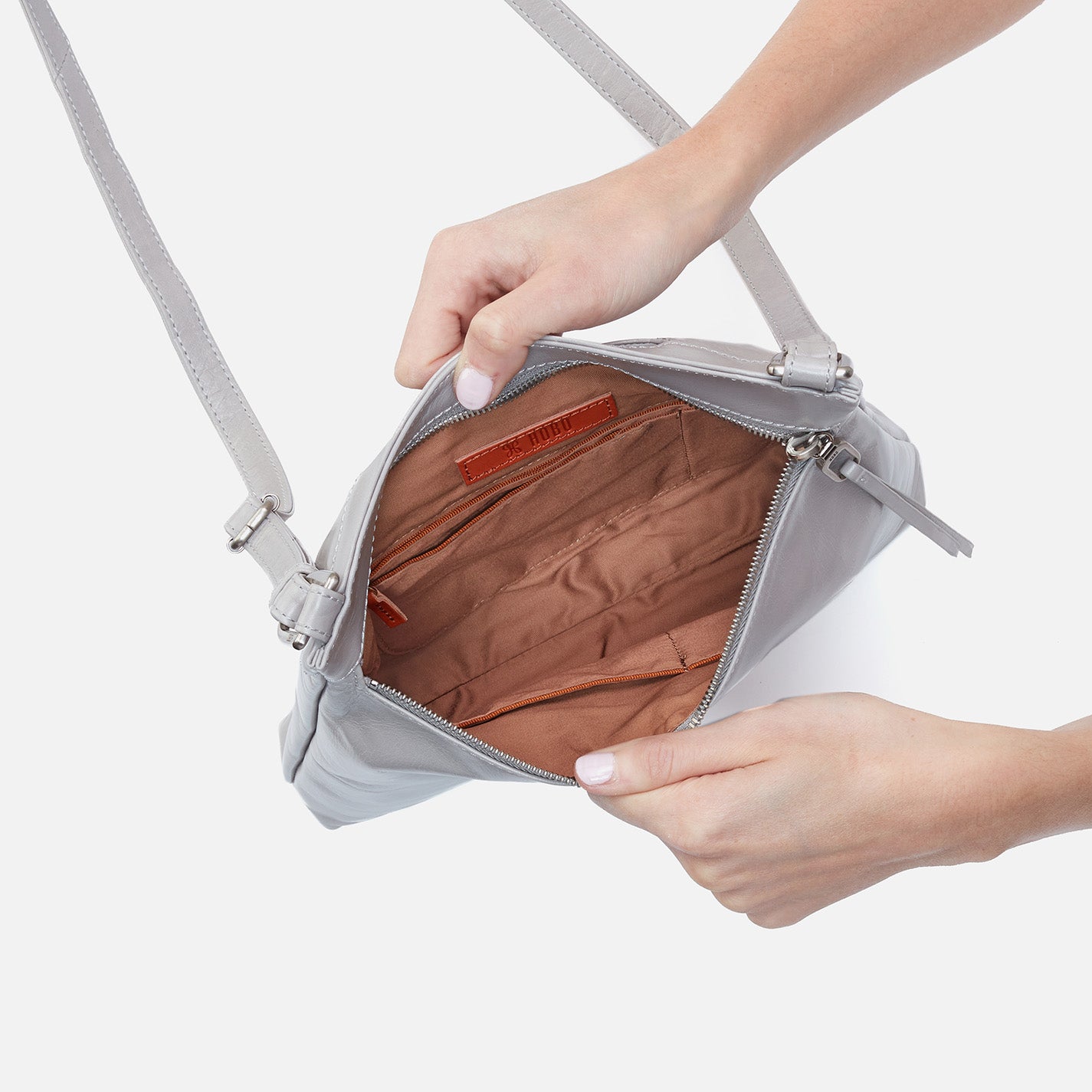 Cambel Crossbody In Polished Leather - Light Grey - Image 4