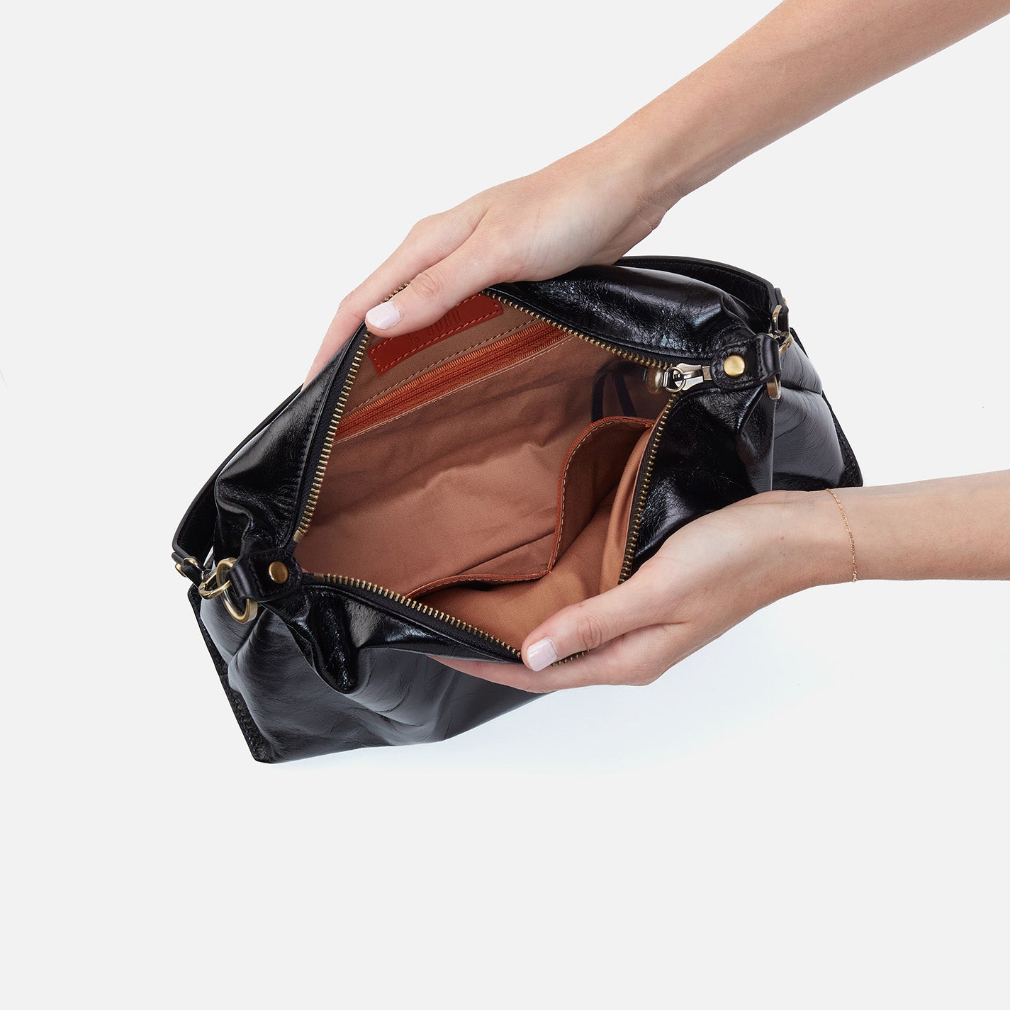 Avon Shoulder Bag in Polished Leather - Black - Image 3