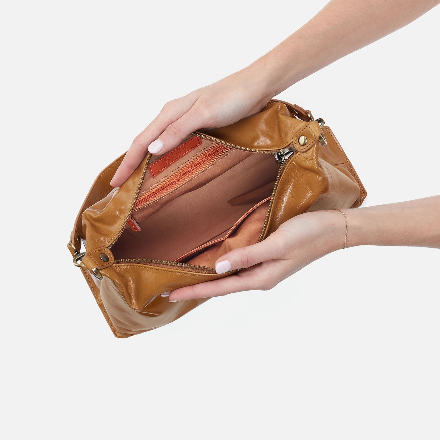 Avon Shoulder Bag In Polished Leather - Natural - Image 4