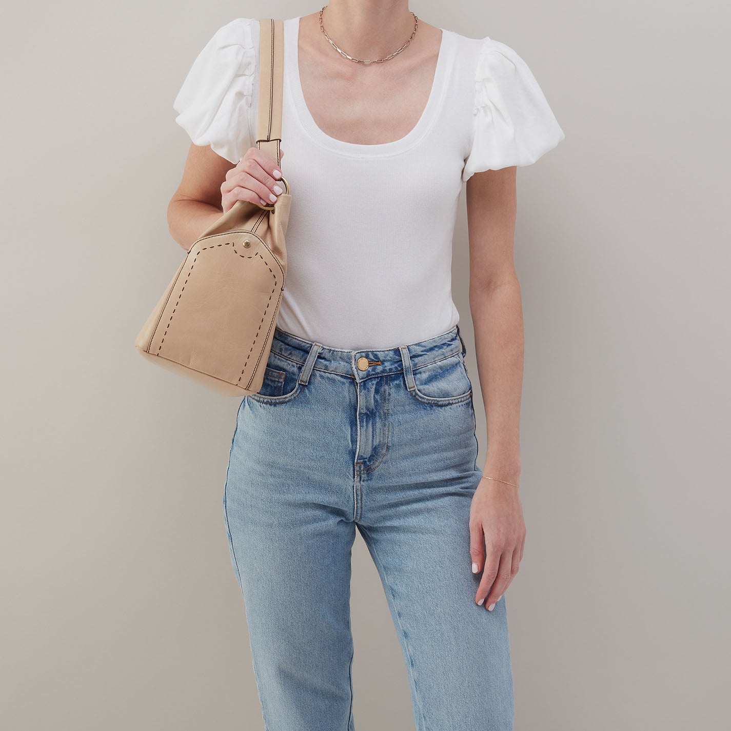 Seneca Shoulder Bag In Polished Leather - Sand - Image 2