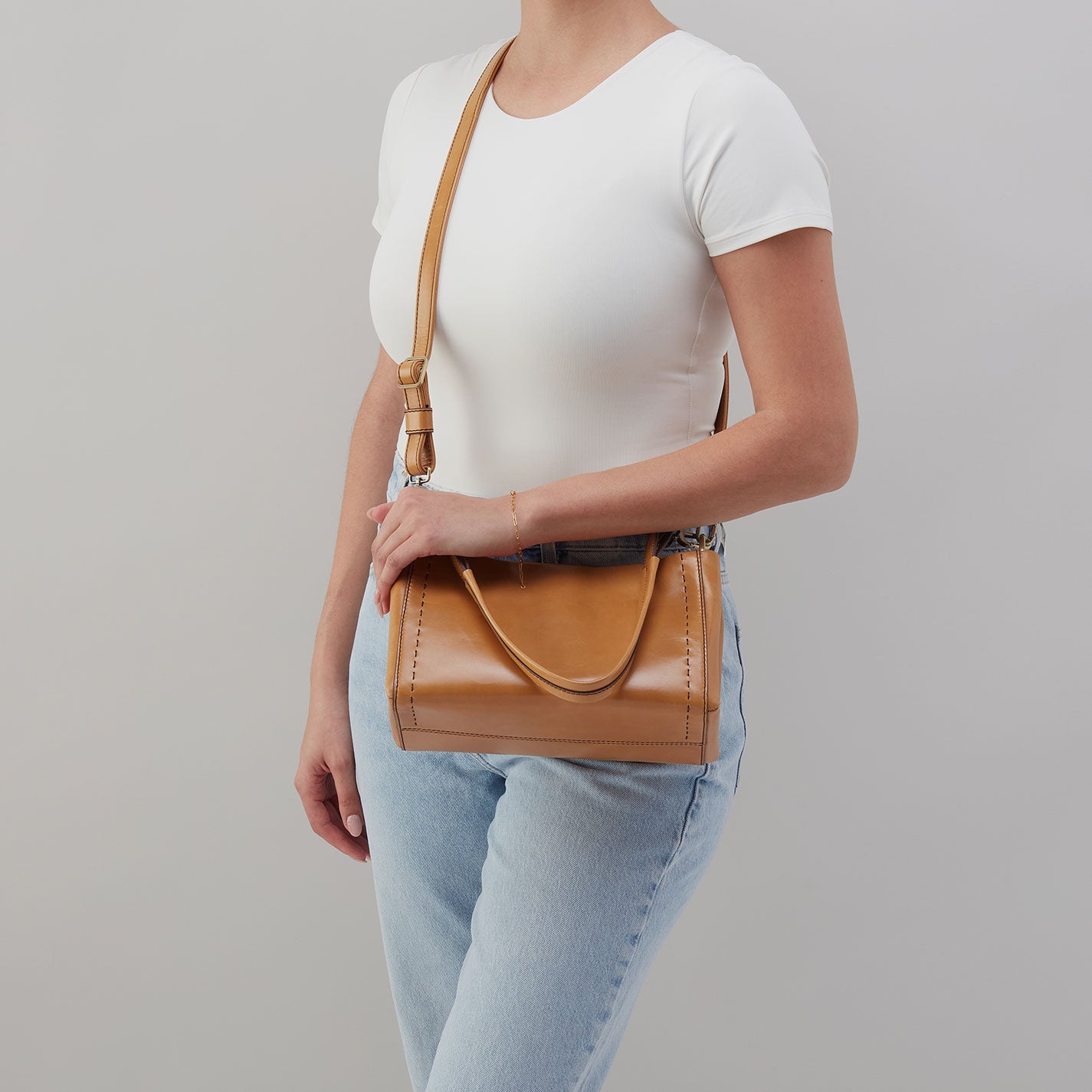 Seneca Shoulder Crossbody In Polished Leather - Natural - Image 2