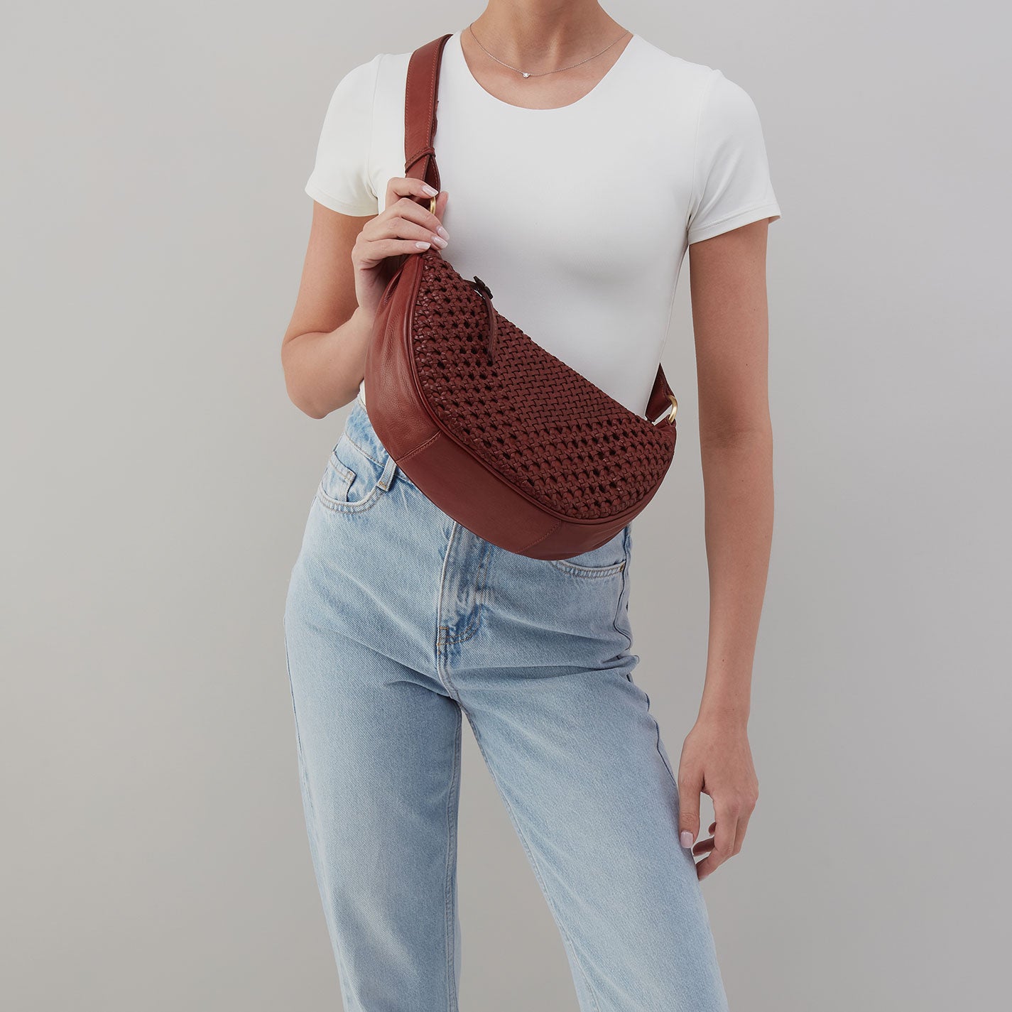 Hazel Sling In Woven Leather - Chestnut - Image 3